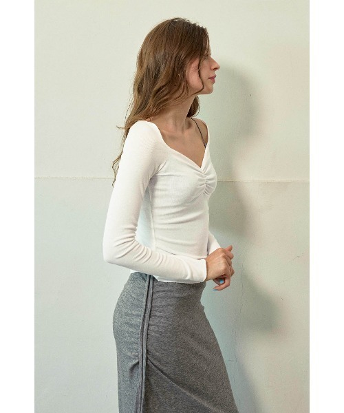 ALEXIA STAM（アリシアスタン）の「Gathered Off-Shoulder Top /オフショルギャザートップス（Tシャツ/カットソー・レディース・ブラウン/チャコールグレー/ホワイト・M/S/L）」の7枚目の写真