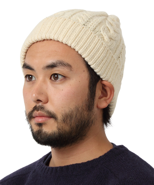 BEAMS PLUS（ビームスプラス）の「BEAMS PLUS / ケーブルワッチキャップ（ニットキャップ/ビーニー・メンズ・ナチュラル/チャコールグレー/ブラック/ネイビー/ワイン/ダークグリーン・ONE SIZE）」の3枚目の写真