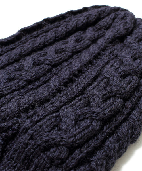 BEAMS PLUS（ビームスプラス）の「BEAMS PLUS / ケーブルワッチキャップ（ニットキャップ/ビーニー・メンズ・ナチュラル/チャコールグレー/ブラック/ネイビー/ワイン/ダークグリーン・ONE SIZE）」の13枚目の写真