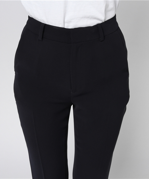 FONCE(フォンセ)の「ノータックテーパードパンツ(その他パンツ・レディース・ダークネイビー/ベージュ/コーラル・34/38/36)」の9枚目の写真