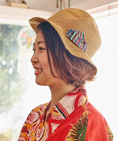 チャイハネ（チャイハネ）の「【チャイハネ】フォークロアリボンペーパーハット（ハット・レディース・ブラウン/レッド・FREE）」の2枚目の写真