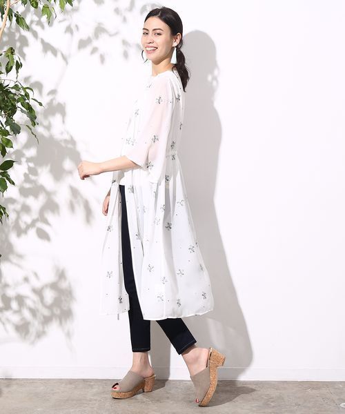 ROPE' PICNIC（ロペピクニック）の「フラワークロスステッチ刺繍ガウン（ワンピース・レディース・ブラック/イエロー/ホワイト・38）」の9枚目の写真