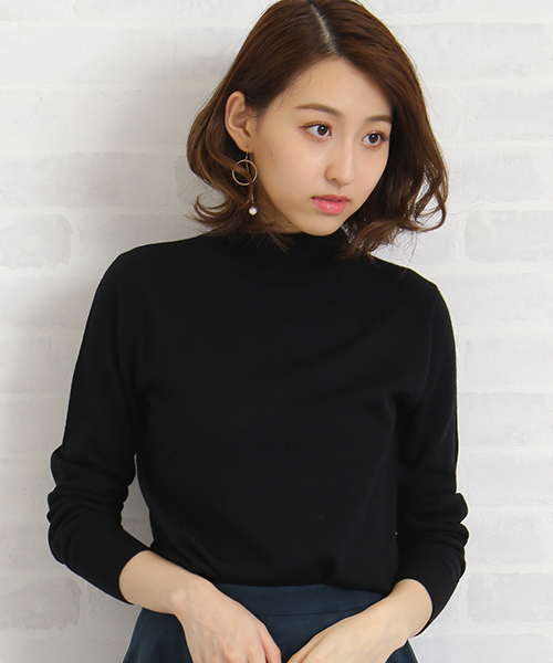 N.(N. Natural Beauty Basic)(エヌエヌナチュラルビューティーベーシック)の「ウールベーシックタートルニット(ニット/セーター・レディース・レッド/ブルー/ピンク/グレー/ブラック/ホワイト・MEDIUM)」の2枚目の写真