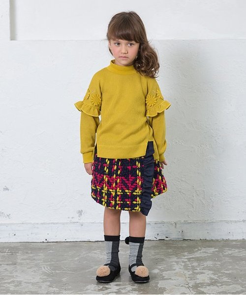 apres les cours（アプレレクール）の「肩flowerモチーフトレーナー(機能性)（スウェット・キッズ・ピンク/マスタード/パープル・100/110/120/130/140/80/90）」の4枚目の写真