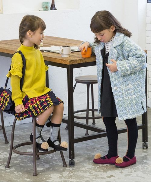 apres les cours（アプレレクール）の「肩flowerモチーフトレーナー(機能性)（スウェット・キッズ・ピンク/マスタード/パープル・100/110/120/130/140/80/90）」の6枚目の写真