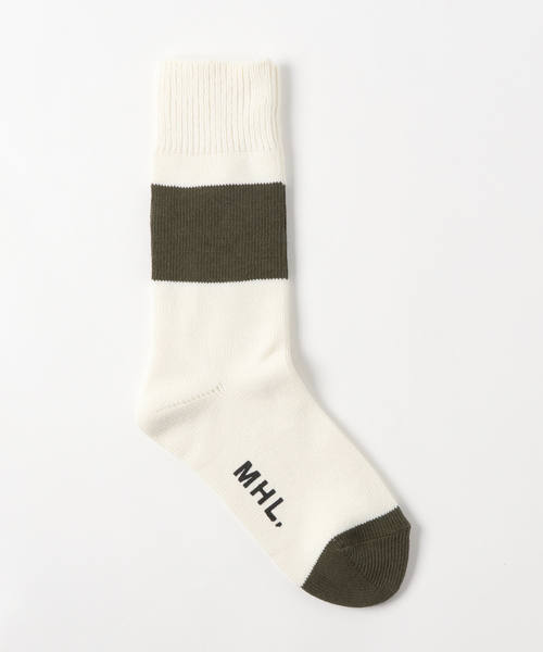 MHL.（エムエイチエル）の「WIDE STRIPE SOCK（ソックス/靴下・レディース・ホワイト/ブラック/オリーブ・FREE）」の2枚目の写真