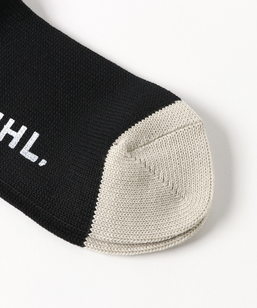 MHL.（エムエイチエル）の「WIDE STRIPE SOCK（ソックス/靴下・レディース・ホワイト/ブラック/オリーブ・FREE）」の4枚目の写真