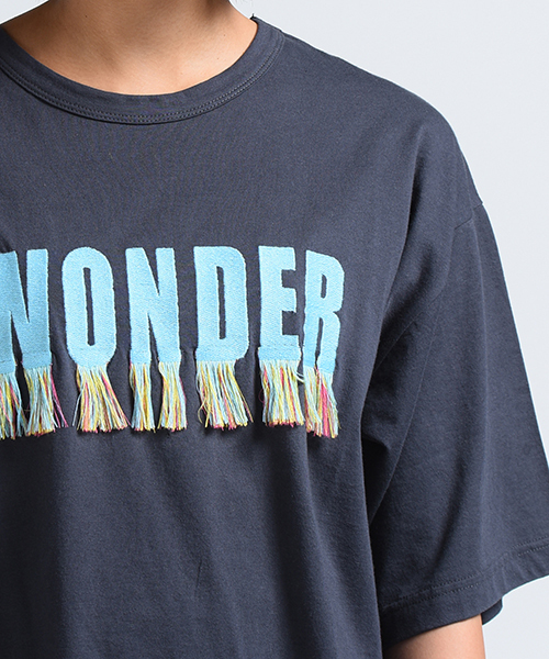 LIPSTAR（リップスター）の「フリンジWONDERロゴ刺繍Tシャツ（Tシャツ/カットソー・レディース・オフホワイト/ブラック/ベージュ・M）」の5枚目の写真