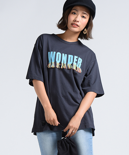 LIPSTAR（リップスター）の「フリンジWONDERロゴ刺繍Tシャツ（Tシャツ/カットソー・レディース・オフホワイト/ブラック/ベージュ・M）」の16枚目の写真