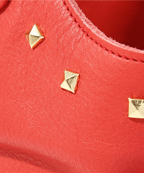 BEAUTY&YOUTH UNITED ARROWS（ビューティーアンドユースユナイテッドアローズ）の「BYMC Pietro Alessandro スタッズミニバッグ（ショルダーバッグ・レディース・ブラック/レッド・フリー）」の9枚目の写真