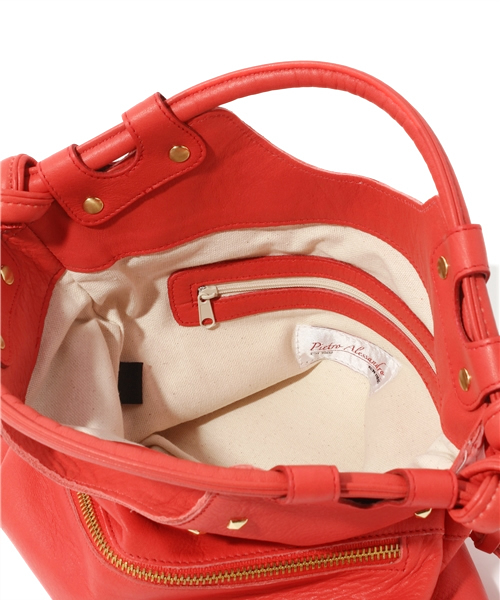 BEAUTY&YOUTH UNITED ARROWS（ビューティーアンドユースユナイテッドアローズ）の「BYMC Pietro Alessandro スタッズミニバッグ（ショルダーバッグ・レディース・ブラック/レッド・フリー）」の10枚目の写真