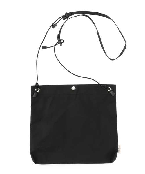 NUNC（ヌンク）の「【NUNC】3LAYER SACOCHE（ボディバッグ/ウエストポーチ・メンズ・ブラック/ベージュ・FREE）」の2枚目の写真