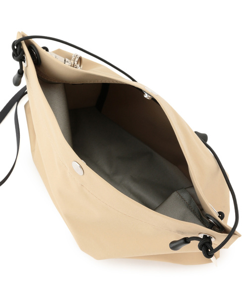 NUNC（ヌンク）の「【NUNC】3LAYER SACOCHE（ボディバッグ/ウエストポーチ・メンズ・ブラック/ベージュ・FREE）」の7枚目の写真