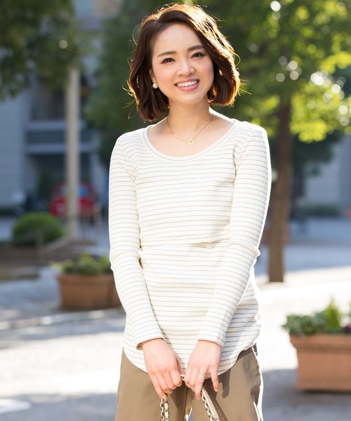 SweetMommy（スウィートマミー）の「しっかりコットンリブ素材 シンプル授乳服トップス（マタニティウェア/グッズ・レディース・ブラック/アイボリー/オフホワイト/ホワイト×グレー/ホワイト×ブラック・L/M）」の6枚目の写真