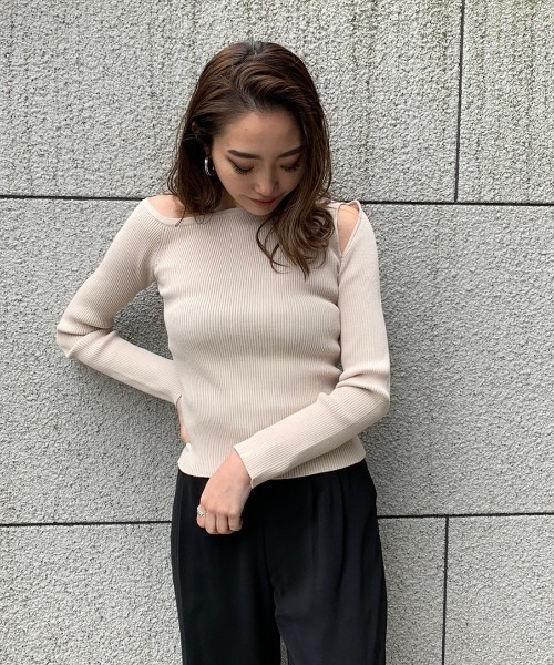 ENVYM（アンビー）の「カッティングアシメＫＮＩＴ（ニット/セーター・レディース・ベージュ/ブラック/ホワイト・FREE）」の11枚目の写真