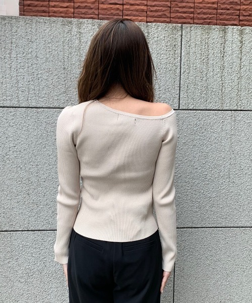 ENVYM（アンビー）の「カッティングアシメＫＮＩＴ（ニット/セーター・レディース・ベージュ/ブラック/ホワイト・FREE）」の9枚目の写真