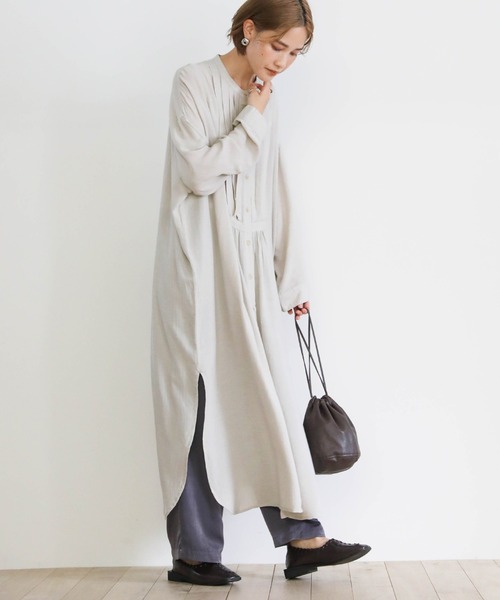 select MOCA(セレクトモカ)の「フロントタックリラックスリネンシャツワンピース(ワンピース・レディース・チャコールグレー/アイボリー/ライトカーキ・FREE)」の21枚目の写真