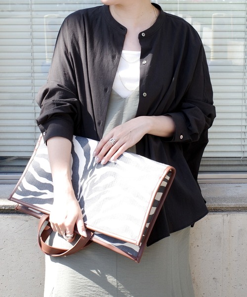 DouDou（ドゥドゥ）の「バックギャザーブラウス（シャツ/ブラウス・レディース・オフホワイト/ブラック/ベージュ・FREE）」の13枚目の写真