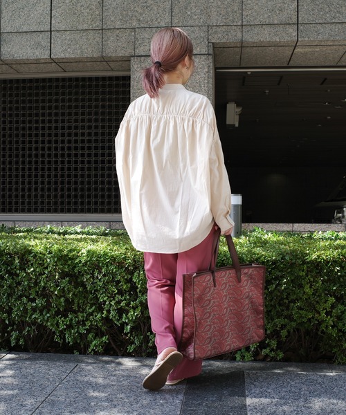 DouDou（ドゥドゥ）の「バックギャザーブラウス（シャツ/ブラウス・レディース・オフホワイト/ブラック/ベージュ・FREE）」の21枚目の写真