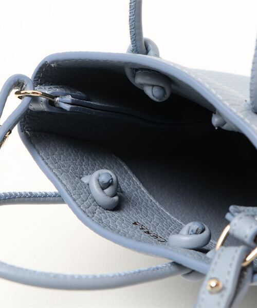 FURLA（フルラ）の「エッセンシャル ミニ ヴァーティカル クロスボディ