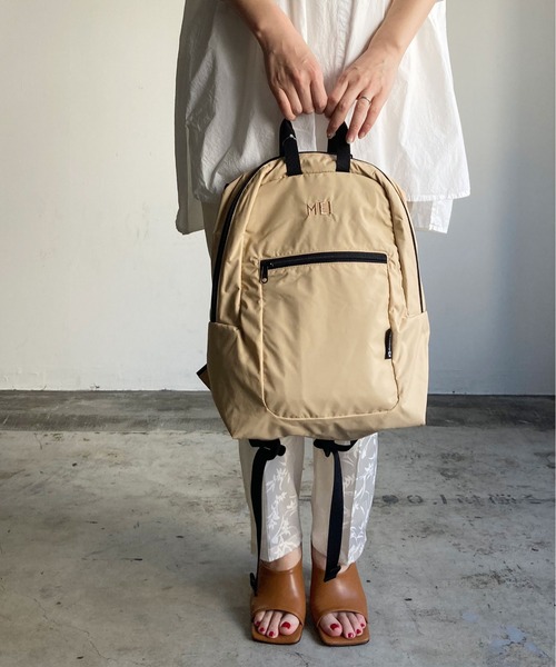 MEI（メイ）の「ST:MEI Trapezium Back Pack ノートパソコン対応　トラぺジウム バックパック（バックパック/リュック・レディース・ブラック/ベージュ/グリーン・FREE）」の8枚目の写真