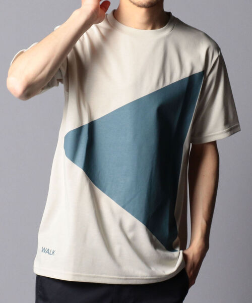 DESCENTE(デサント)の「【DESCENTE ddd/デサント ディーディーディー】DHURJA66 WALK T-SHIRT Tシャツ(Tシャツ/カットソー・メンズ・グレイッシュブルー/ベージュ/ブラウン・M/L)」の2枚目の写真