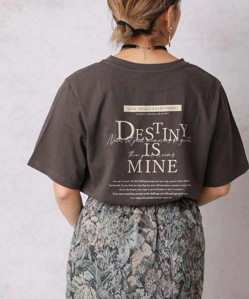 ap retro（アプレトロ）の「Backレタリングプリント半袖Tシャツ【ZOZO限定アイテム】（Tシャツ/カットソー・レディース・オフホワイト/チャコールグレー・FREE）」の2枚目の写真