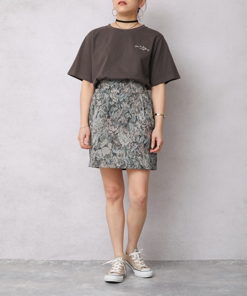 ap retro（アプレトロ）の「Backレタリングプリント半袖Tシャツ【ZOZO限定アイテム】（Tシャツ/カットソー・レディース・オフホワイト/チャコールグレー・FREE）」の21枚目の写真