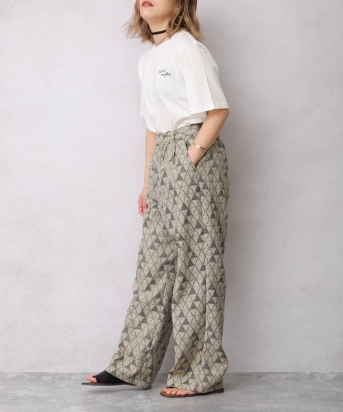 ap retro（アプレトロ）の「Backレタリングプリント半袖Tシャツ【ZOZO限定アイテム】（Tシャツ/カットソー・レディース・オフホワイト/チャコールグレー・FREE）」の11枚目の写真