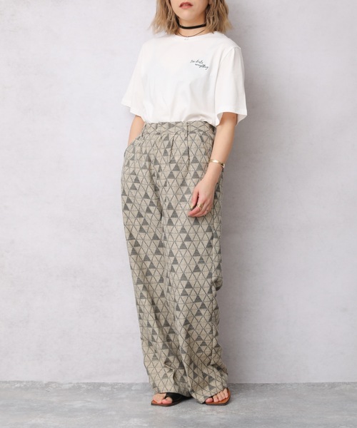 ap retro（アプレトロ）の「Backレタリングプリント半袖Tシャツ【ZOZO限定アイテム】（Tシャツ/カットソー・レディース・オフホワイト/チャコールグレー・FREE）」の10枚目の写真