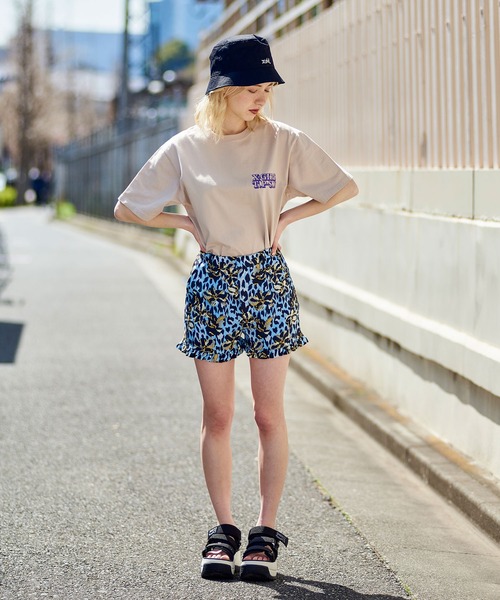 X-girl（エックスガール）の「MILLS LOGO BUCKET HAT（ハット・レディース・ホワイト/ブラック/グリーン・ONE SIZE）」の12枚目の写真
