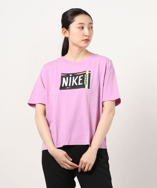 NIKE（ナイキ）の「ナイキ NIKE 半袖Tシャツ ナイキ ウィメンズ NSW ウォッシュ S/S Tシャツ（Tシャツ/カットソー・レディース・ブラック/ピンク/ラベンダー・S/M/L/XL）」の2枚目の写真