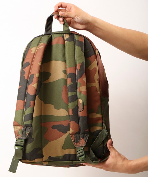 Herschel Supply（ハーシェルサプライ）の「Herschel Supply バックパック15PC収納 21.5L（バックパック/リュック・メンズ・グレー/カモフラージュ/ワイン・FREE）」の12枚目の写真