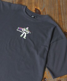 TOY STORY/トイ・ストーリー ウッディプライド キャラ プリント 刺繍Tシャツ