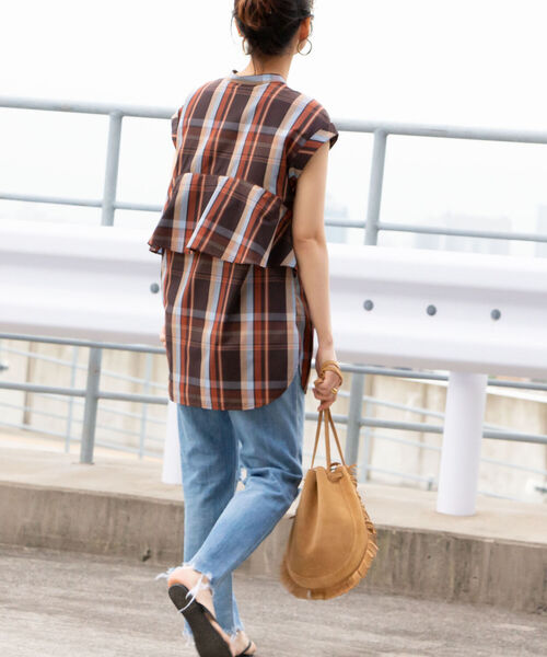 NOLLEY’S(ノーリーズ)の「後ろラッフルブラウス(シャツ/ブラウス・レディース・ネイビー/カーキ/ブラウン系その他・38)」の12枚目の写真