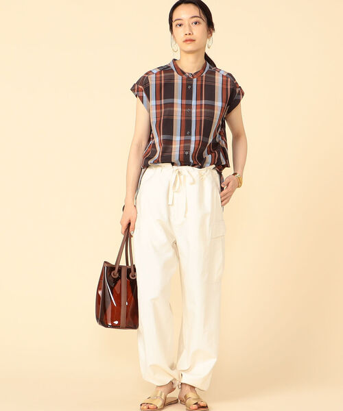 NOLLEY’S(ノーリーズ)の「後ろラッフルブラウス(シャツ/ブラウス・レディース・ネイビー/カーキ/ブラウン系その他・38)」の17枚目の写真