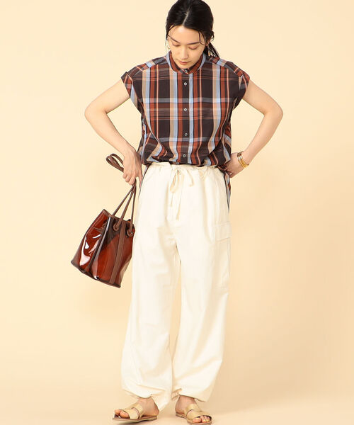 NOLLEY’S(ノーリーズ)の「後ろラッフルブラウス(シャツ/ブラウス・レディース・ネイビー/カーキ/ブラウン系その他・38)」の18枚目の写真