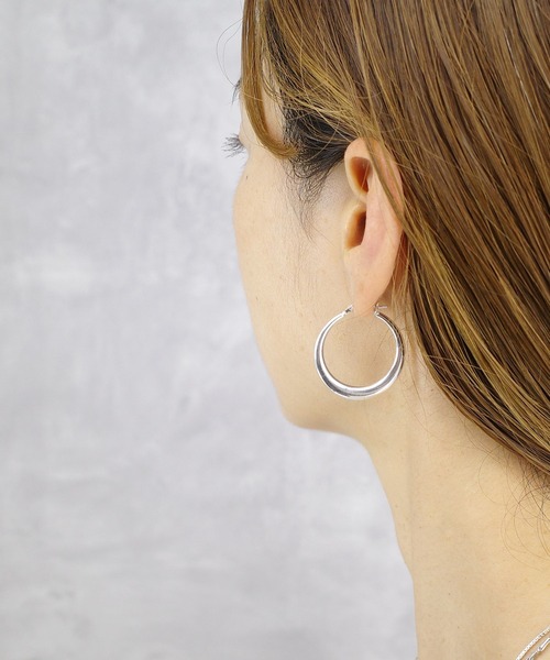 SIGNAL（シグナル）の「【SIGNAL/シグナル】silver925 Hoop Pierce 28mm/ シルバー925 フープピアス（ピアス（両耳用）・レディース・シルバー・FREE）」の6枚目の写真