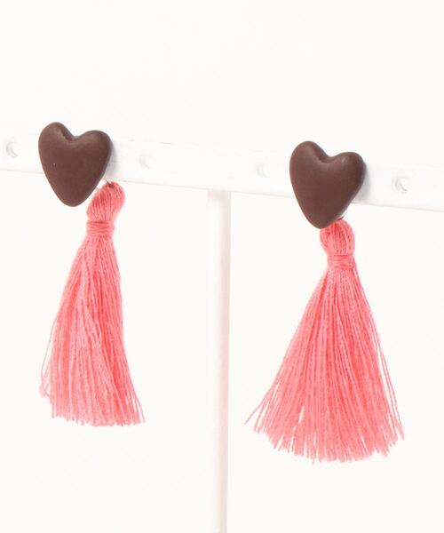tone(トーン)の「【atelier*mio】ハートとタッセル pierce(ピアス(両耳用)・レディース・グレー系その他/ブラウン系その他/ブラウン系その他2/イエロー系その他/イエロー系その他2/イエロー系その他3/イエロー系その他4・FREE)」の1枚目の写真