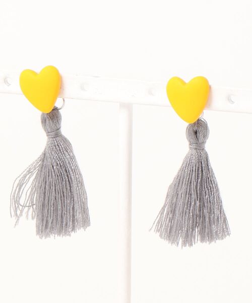 tone(トーン)の「【atelier*mio】ハートとタッセル pierce(ピアス(両耳用)・レディース・グレー系その他/ブラウン系その他/ブラウン系その他2/イエロー系その他/イエロー系その他2/イエロー系その他3/イエロー系その他4・FREE)」の6枚目の写真