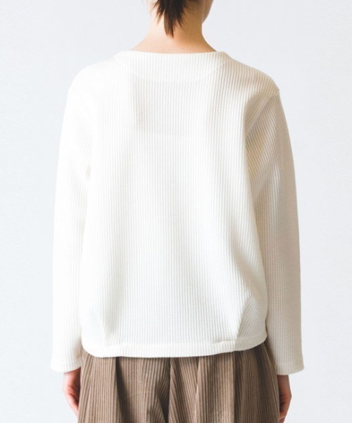 mizuiroind（ミズイロインド）の「mizuiro ind　ワッフルパターンクルーネックカーディガン（カーディガン/ボレロ・レディース・ブラック/オフホワイト/ネイビー・FREE）」の9枚目の写真