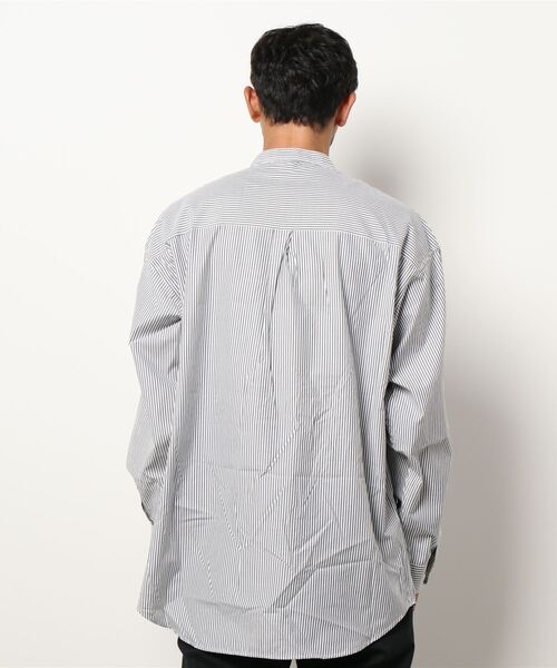 coca（coca）（コカ）の「メンズ バンドカラールーズシルエットストライプシャツ（シャツ/ブラウス・メンズ・チャコールグレー/ブルー・M/L/XL）」の4枚目の写真