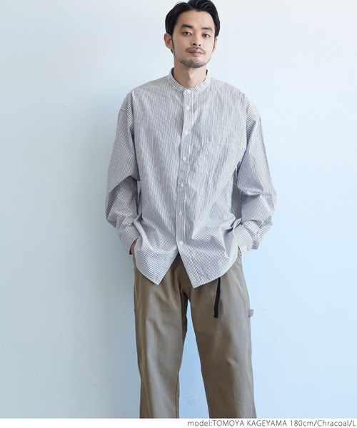 coca（coca）（コカ）の「メンズ バンドカラールーズシルエットストライプシャツ（シャツ/ブラウス・メンズ・チャコールグレー/ブルー・M/L/XL）」の18枚目の写真