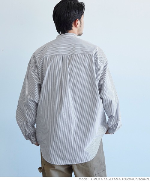 coca（coca）（コカ）の「メンズ バンドカラールーズシルエットストライプシャツ（シャツ/ブラウス・メンズ・チャコールグレー/ブルー・M/L/XL）」の15枚目の写真