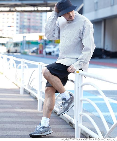 coca（coca）（コカ）の「メンズ バンドカラールーズシルエットストライプシャツ（シャツ/ブラウス・メンズ・チャコールグレー/ブルー・M/L/XL）」の11枚目の写真