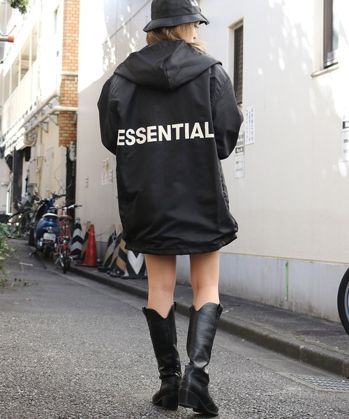 FOG ESSENTIALS(エフオージーエッセンシャルズ)の「ESSENTIALS/エッセンシャルズ FOG NYLON HOODIE JACKET フードコーチジャケット バックロゴプリント ナイロンジャケット ビッグシルエット(ナイロンジャケット・メンズ・ブラック・S/M)」の13枚目の写真