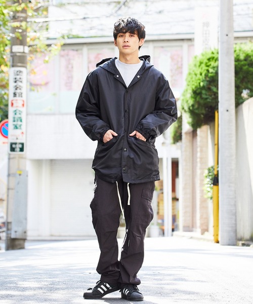FOG ESSENTIALS(エフオージーエッセンシャルズ)の「ESSENTIALS/エッセンシャルズ FOG NYLON HOODIE JACKET フードコーチジャケット バックロゴプリント ナイロンジャケット ビッグシルエット(ナイロンジャケット・メンズ・ブラック・S/M)」の19枚目の写真