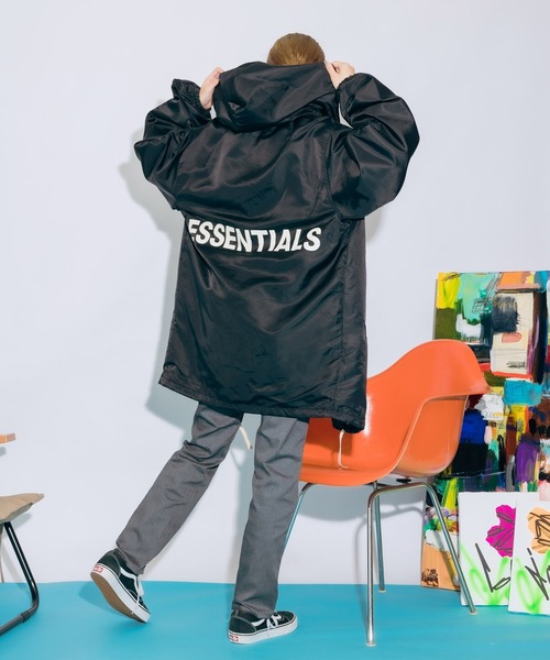 FOG ESSENTIALS(エフオージーエッセンシャルズ)の「ESSENTIALS/エッセンシャルズ FOG NYLON HOODIE JACKET フードコーチジャケット バックロゴプリント ナイロンジャケット ビッグシルエット(ナイロンジャケット・メンズ・ブラック・S/M)」の18枚目の写真