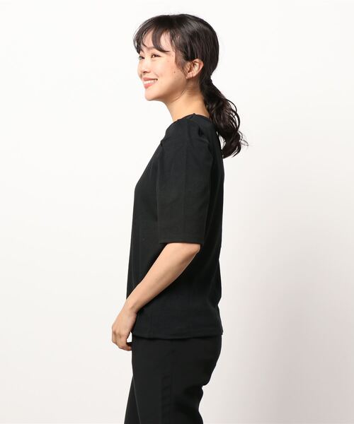 Te chichi TERRASSE（テチチテラス）の「パワーショルダーTシャツ（Tシャツ/カットソー・レディース・ブラック/ベージュ/オレンジ/キナリ・ﾌﾘ-）」の5枚目の写真