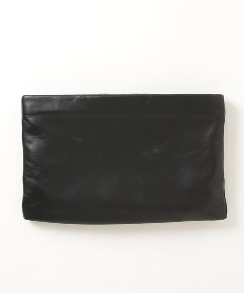 ALLSAINTS(オールセインツ)の「BETTINA LEATHER QUILTED CLUTCH BAG | BETTINA レザー キルト クラッチ バッグ(クラッチバッグ・レディース・ブラック・ONE SIZE)」の3枚目の写真